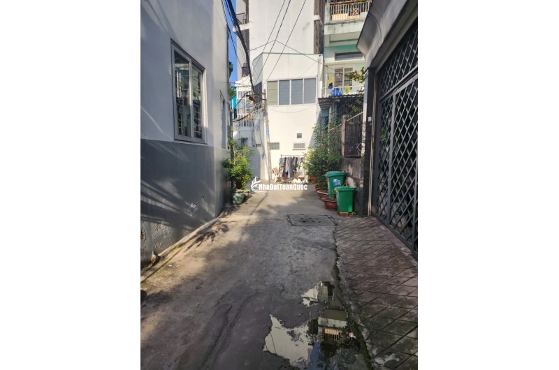 Cần bán nhà phố Q7 sổ riêng giá thấp